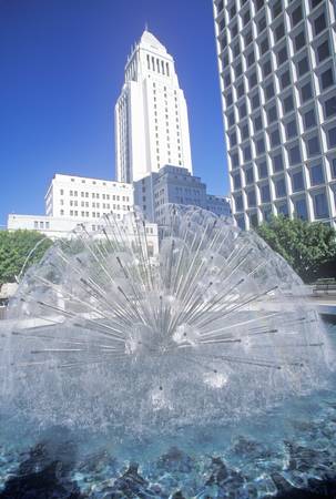 Water fountain in front of City Hall in the city of Los Angeles, Californiaのeditorial素材