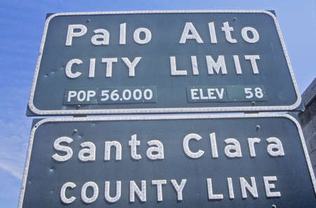 ÒPalo Alto City LimitÓ sign, Palo Alto, Silicon Valley, Californiaのeditorial素材