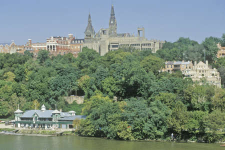 The Potomac River, Georgetown, Washington, DCのeditorial素材