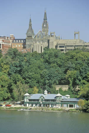 The Potomac River, Georgetown, Washington, DCのeditorial素材