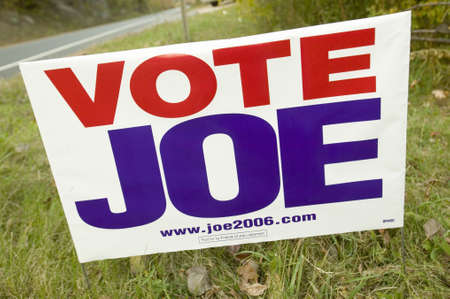 "Vote for Joe" Lieberman for U.S. Senate sign in Connecticutのeditorial素材