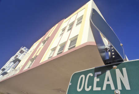 Ocean Boulevard in the Art-Deco District of south beach, Miami Beach, Floridaのeditorial素材