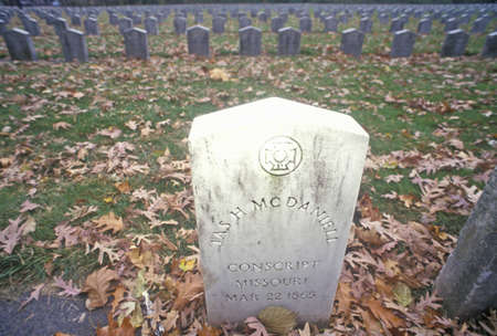 Gravestone in Confederate Cemetery, Rock Island, Illinoisのeditorial素材