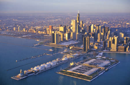 The Chicago Skyline at Sunrise, Chicago, Illinoisのeditorial素材