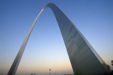 St. Louis Arch at Sunset with Eads Bridge, MOのeditorial素材