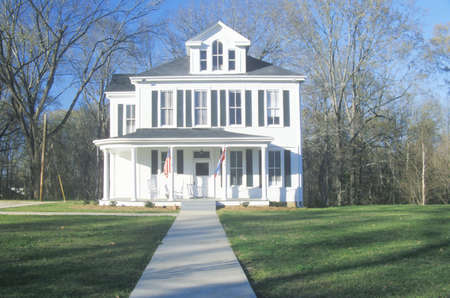 Old Southern home in MS Old Southern home in MS
