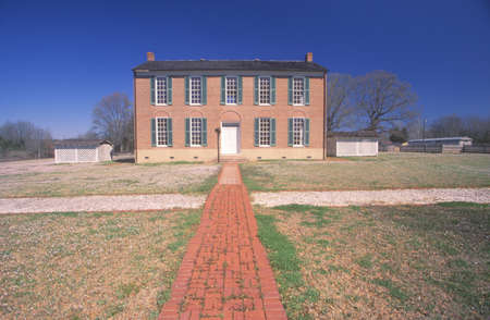 Red brick sidewalk leading to Little Red Schoolhouse in Richland, MS, birthplace of Freemasonry's Order of Eastern Starのeditorial素材