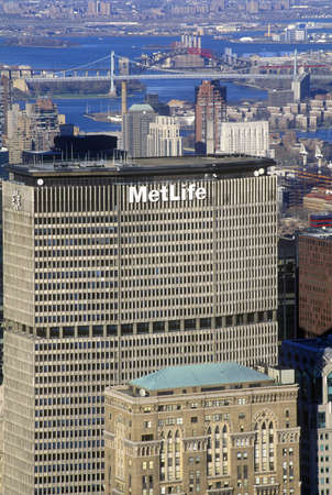 Manhattan skyline featuring the Met Life Building, New York City, NYのeditorial素材