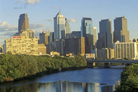 Sunset over Philadelphia skyline from the Schuylkill River, PAのeditorial素材
