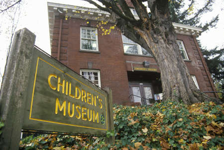 Entrance to Children's Museum, Portland, ORのeditorial素材