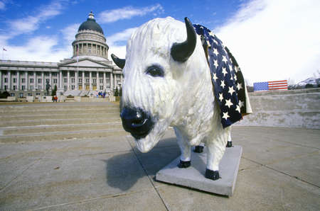 Painted statue of Buffalo in front of state capitol building, Salt Lake City, UTのeditorial素材