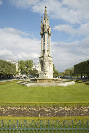 Park Across from Notre Dame Cathedral, Paris, Franceのeditorial素材