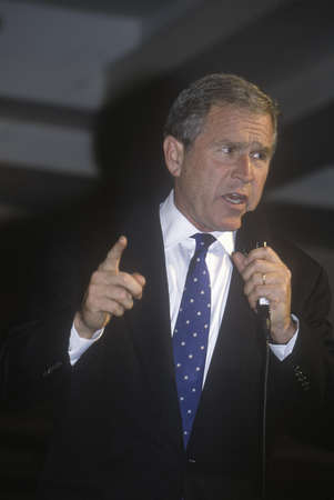 George W. Bush speaking at campaign rally, Burbank, CA in 2000のeditorial素材