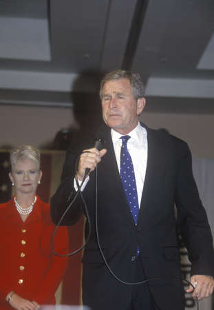 George W. Bush speaking at campaign rally, Burbank, CA in 2000のeditorial素材