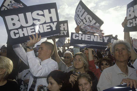 Bush/Cheney campaign rally in Costa Mesa, CAのeditorial素材
