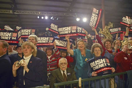 Campaign rally in Ohio attended by Vice Presidential candidate Dick Cheney, 2004のeditorial素材