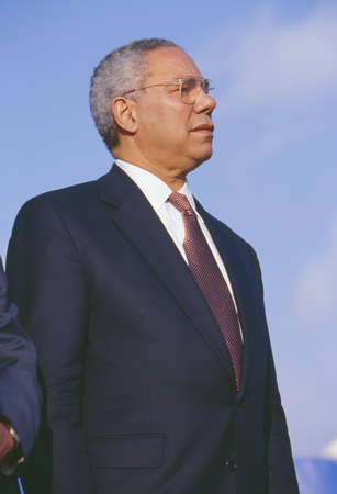Colin Powell at a Bush/Cheney campaign rally in Costa Mesa, CA, 2000のeditorial素材