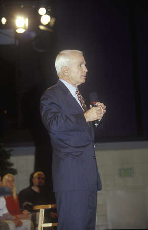 Senator John McCain speaking at Presidential Youth Forum at Anselm College, NH, January 2000のeditorial素材