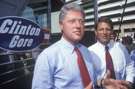 Governor Bill Clinton and Senator Al Gore on the 1992 Buscapade campaign tour in San Antonio, Texasのeditorial素材