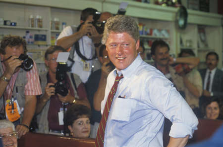 Governor Bill Clinton meets town's people at Dee's Restaurant during the Clinton/Gore 1992 Buscapade campaign tour in Corsicana, Texasのeditorial素材