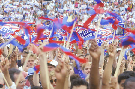 Crowd of 50,000 rallies at the University of Texas during the Clinton/Gore 1992 Buscapade campaign tour in Austin, Texasのeditorial素材