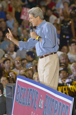 Senator John Kerry addresses audience of supporters at the Thomas Mack Center at UNLV,  Las Vegas, NVのeditorial素材