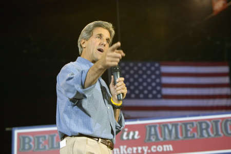 Senator John Kerry addresses audience of supporters at the Thomas Mack Center at UNLV,  Las Vegas, NVのeditorial素材