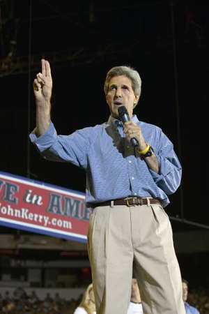 Senator John Kerry addresses audience of supporters at the Thomas Mack Center at UNLV, Las Vegas, NVのeditorial素材