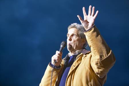 On a mid-October bus tour through rural southern Ohio, Kerry visits a small farm in southern Pike Countyのeditorial素材