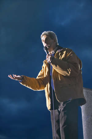 On a mid-October bus tour through rural southern Ohio, Kerry visits a small farm in southern Pike Countyのeditorial素材