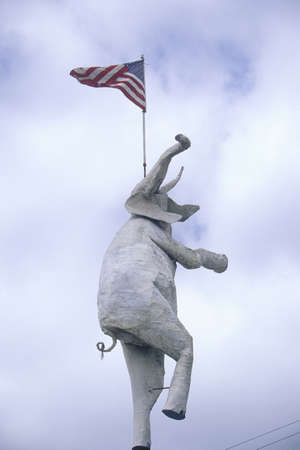 Statue of Republican elephant near San Antonio, TXのeditorial素材