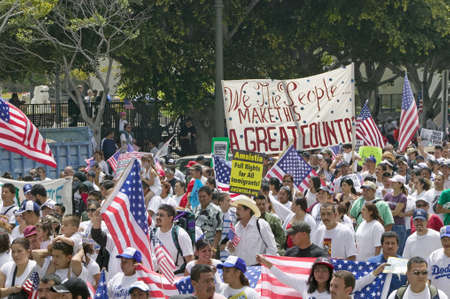 Hundreds of thousands of immigrants participate in march for Immigrants and Mexicans protesting against Illegal Immigration reform by U.S. Congress, Los Angeles, CA, May 1, 2006のeditorial素材