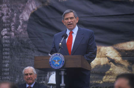 Under Secretary of Defense, Paul Wolfowitz, at 50th Anniversary of the Korean War Ceremony, Washington, D.C. のeditorial素材