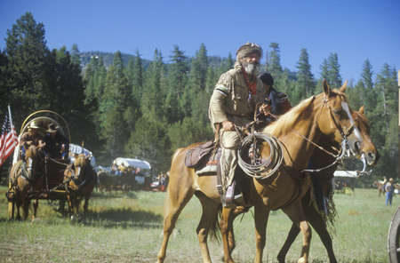 Living History participants in wagon train near Sacramento, CAのeditorial素材