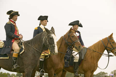 General Washington waits with staff to march to Surrender Field at the 225th Anniversary of the Victory at Yorktown, a reenactment of the siege of Yorktown, where General George Washington commanded 17,600 American troops and French Comte de Rochambeau leのeditorial素材