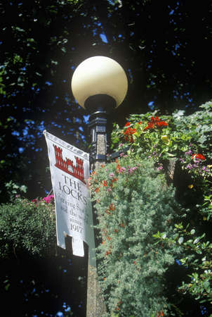 Lamppost at the Chittenden Locks, Seattle, WAのeditorial素材