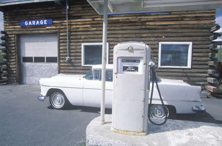 Automobile repair shop, gas station and 1954 Ford, ALのeditorial素材