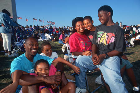 An African-American family picnic at the Washington National Monument, Washington D.C.のeditorial素材