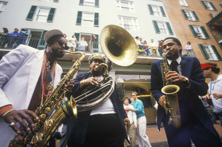 Jazz musicians performing on the French Quarter, New Orleans at Mardis Gras, LAのeditorial素材