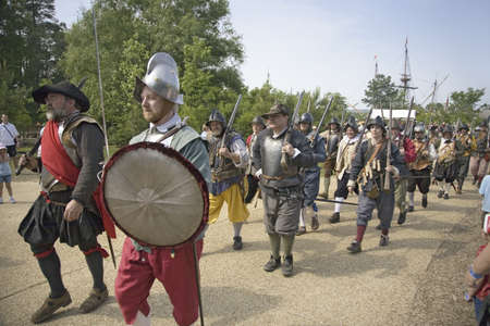 English soldiers and colonists re-enacting their 1607 arrival to Jamestown, Virginia, on the 400th Anniversary of Jamestown, Virginia, May 4, 2007のeditorial素材