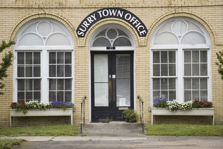 Surry Town Office building, Surry in Surry County, Virginia, founded in 1652のeditorial素材