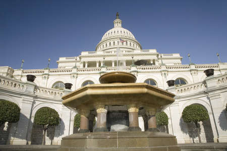 Water fountain with U.S. Capitol in the background, Washington, DCのeditorial素材
