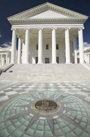 The 2007 restored Virginia State Capitol and the State Seal of Virginia, designed by Thomas Jefferson who was inspired by Greek and Roman Architecture, Richmond, Virginiaのeditorial素材