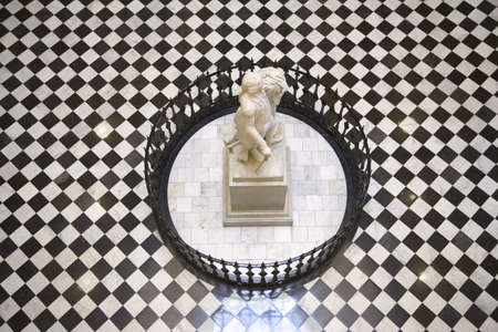 View of looking down at life-size statue of George Washington by Jean-Antoine Houdon in restored Virginia State Capitol Rotunda, Richmond Virginiaのeditorial素材