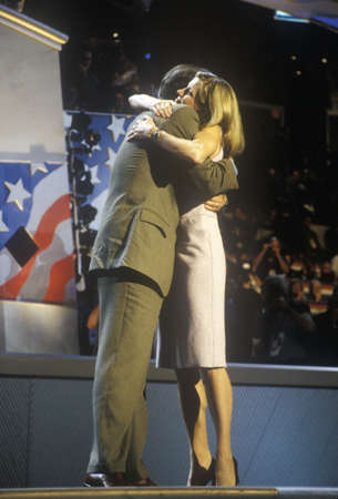 Former Vice President Al Gore embraces daughter Karenna Gore Schiff at the 2000 Democratic Convention at the Staples Center, Los Angeles, CA のeditorial素材