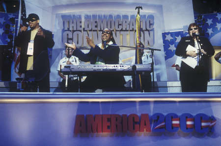 Stevie Wonder performs following Al Gore's nomination speech at the 2000 Democratic Convention at the Staples Center, Los Angeles, CA のeditorial素材