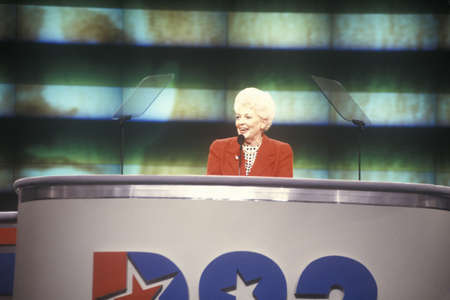 Former Texas Governor Ann Richards addresses crowd at the 1992 Democratic National Convention at Madison Square Garden, New Yorkのeditorial素材