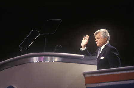Senator Ted Kennedy addresses crowd at the 1992 Democratic National Convention at Madison Square Garden, New Yorkのeditorial素材