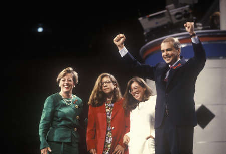 Former Senator Paul Tsongas addresses crowd at the 1992 Democratic National Convention at Madison Square Garden, New Yorkのeditorial素材