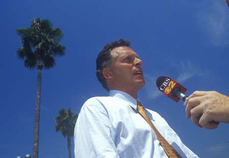 2000 Democratic National Committee Chairman, Terry McAuliffe, walks the red carpet at the Staples Center, Los Angeles, CA のeditorial素材